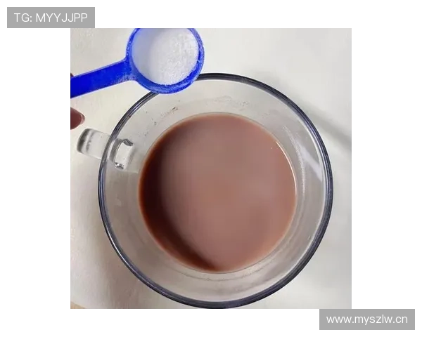 李盈莹家的冰箱里塞满蛋白粉，连饮料都是无糖的