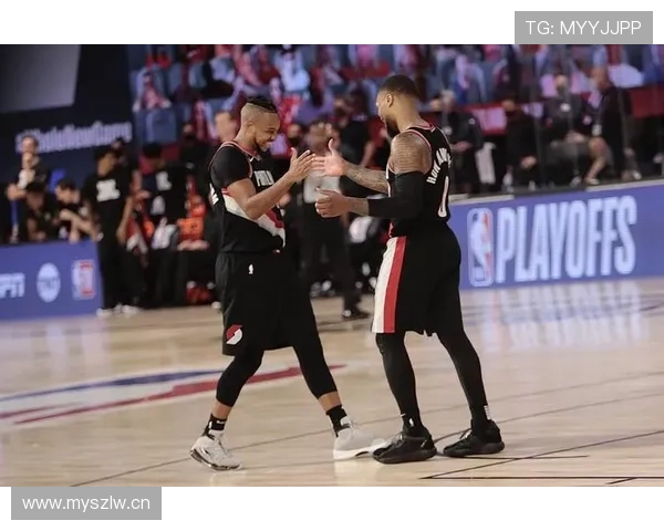 CJ麦科勒姆突破制造空位投篮效率明显提升对比利拉德更稳定